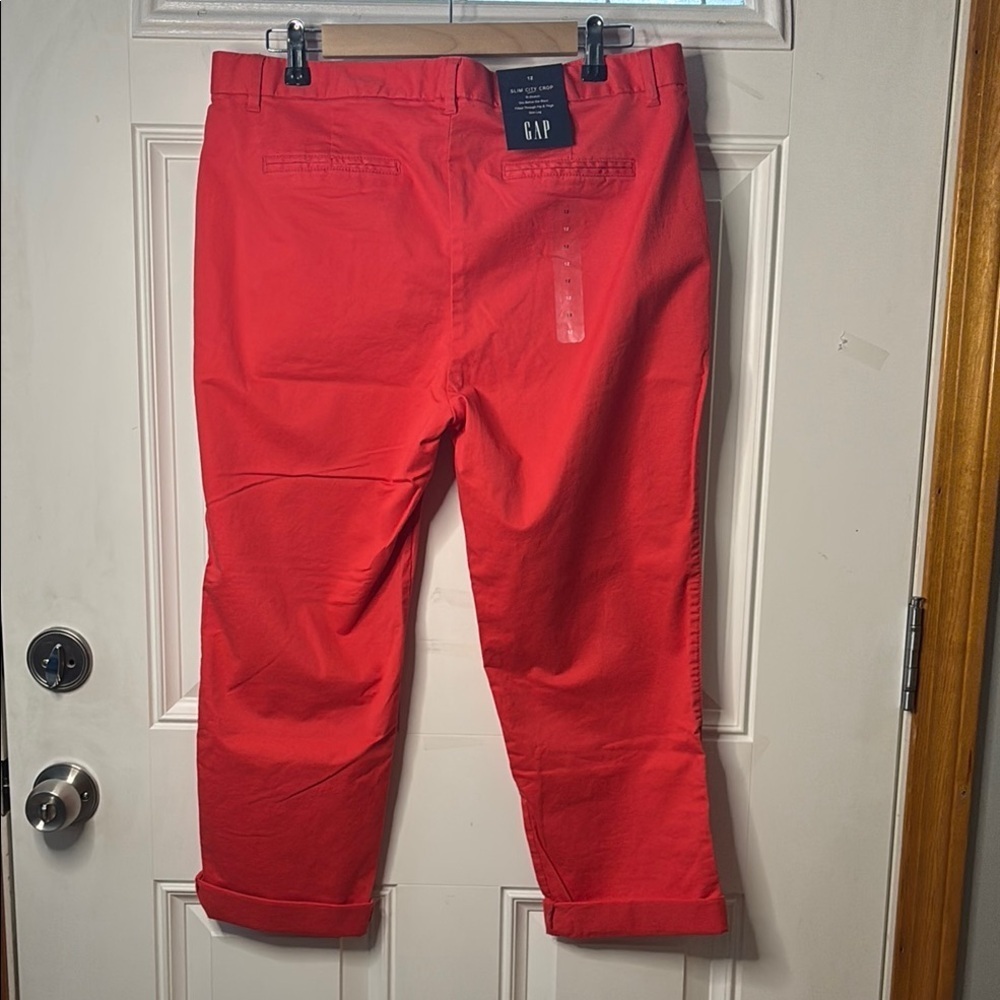 NWT GAP Slim City Cropped Coral Pants - Picture 6 of 6